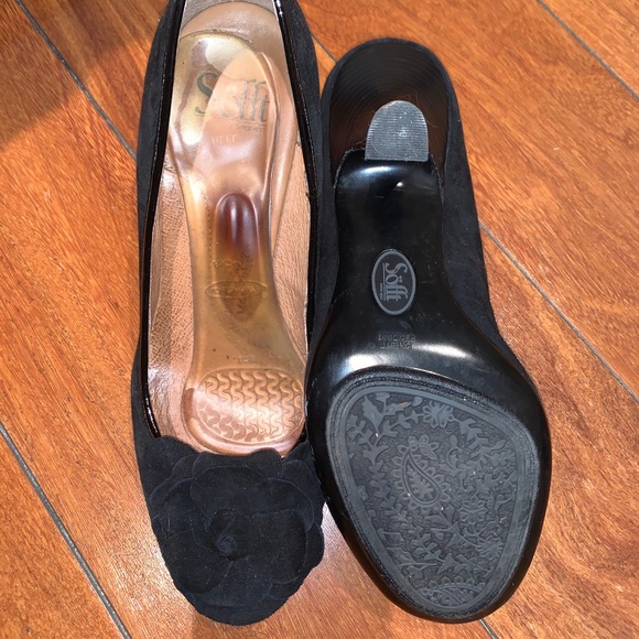 Mini Heeled Suede Black Flowered Heel - Picture 4 of 4